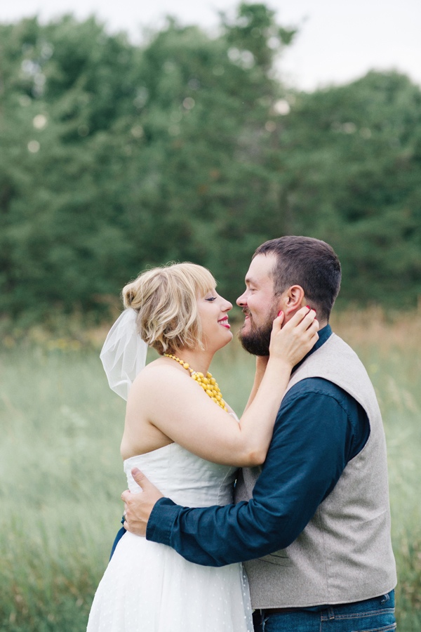 thrifted-yellow-and-navy-wedding