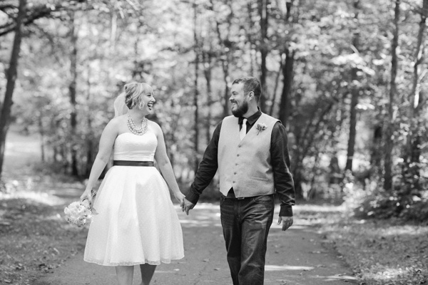 thrifted-yellow-and-navy-wedding