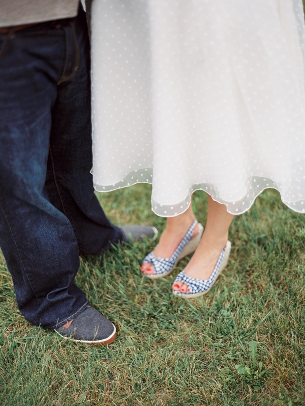 thrifted-yellow-and-navy-wedding