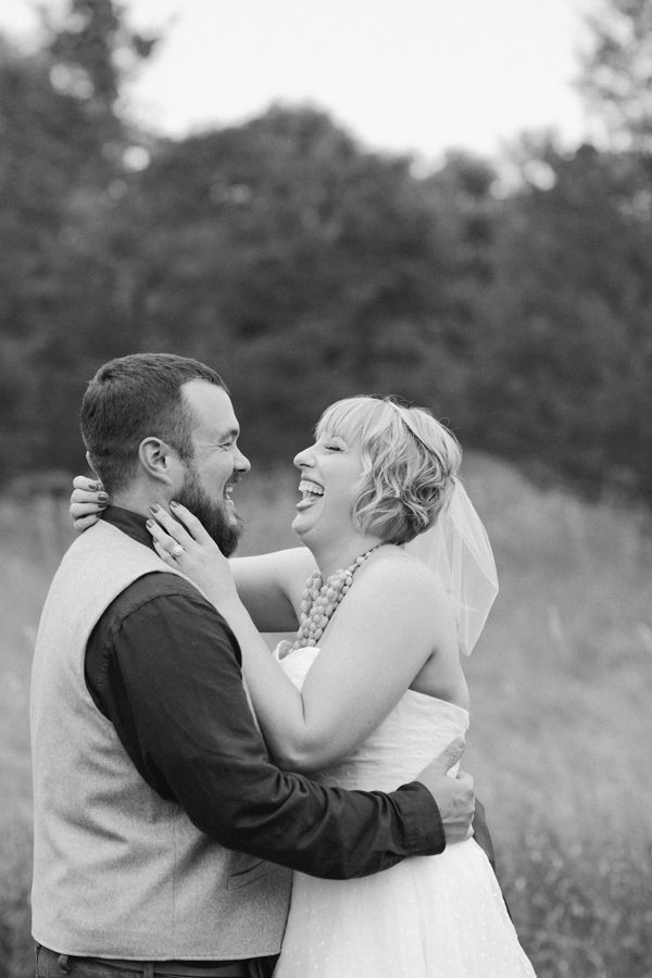 thrifted-yellow-and-navy-wedding