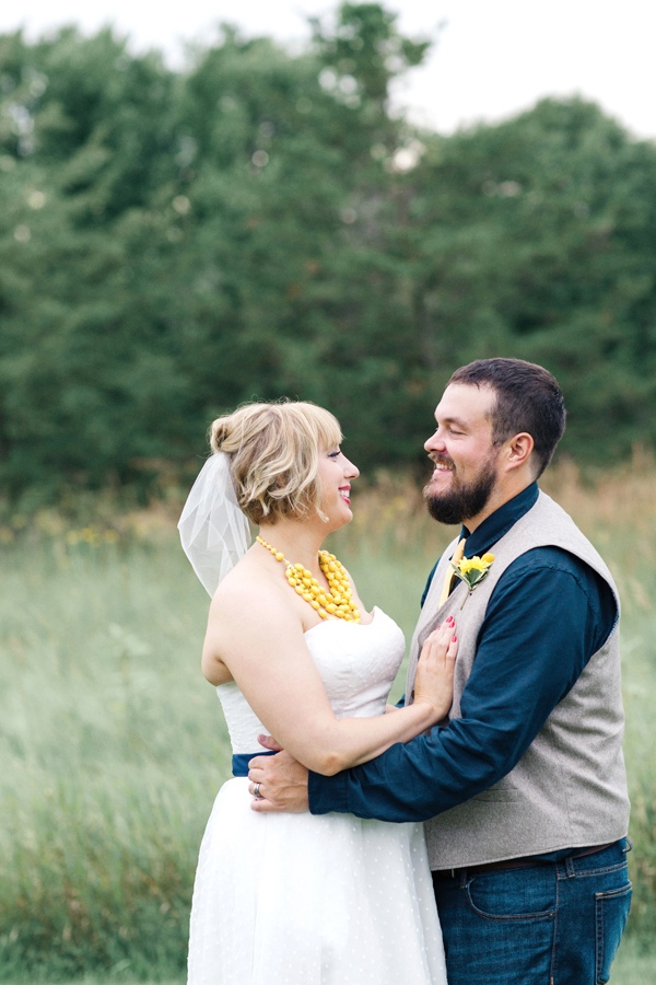thrifted-yellow-and-navy-wedding