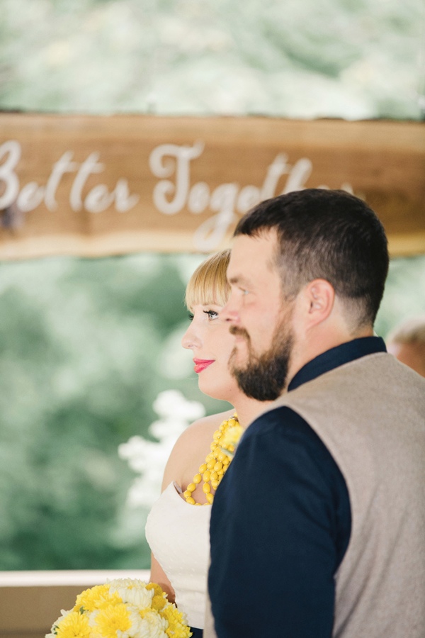 thrifted-yellow-and-navy-wedding