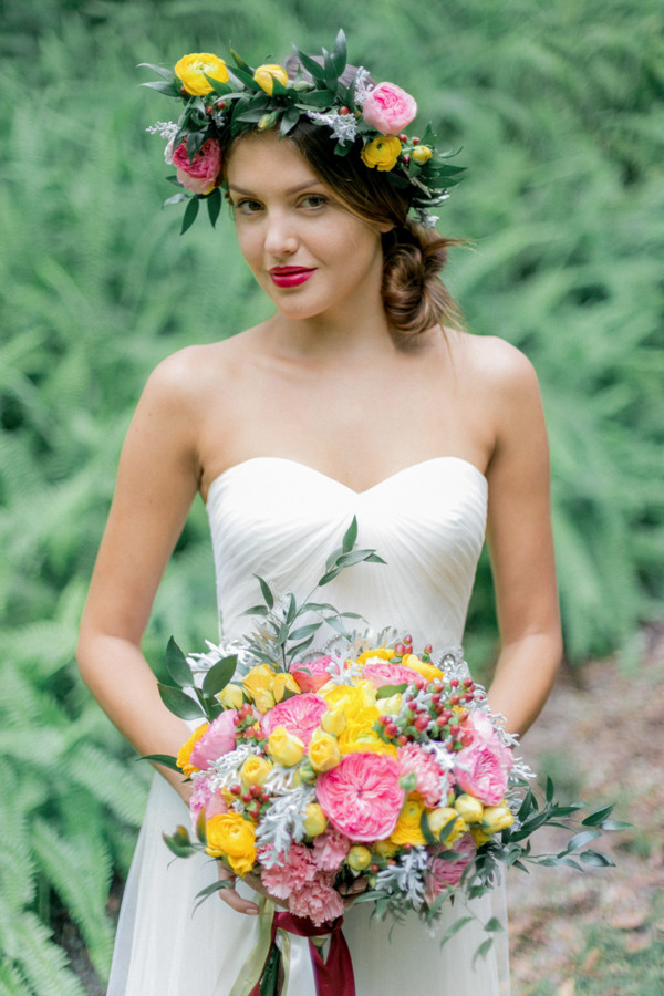 forest-wedding-filled-with-color