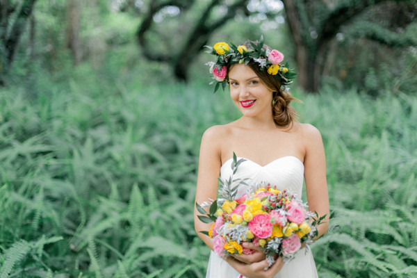 forest-wedding-filled-with-color