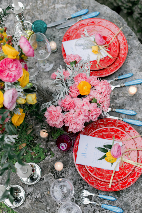 forest-wedding-filled-with-color