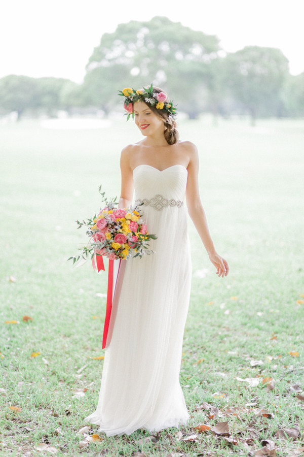 forest-wedding-filled-with-color