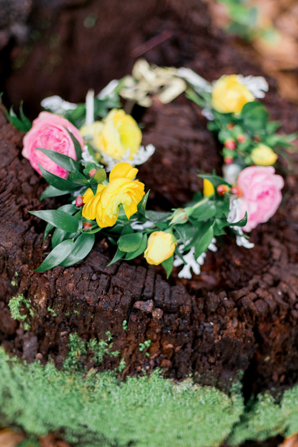 forest-wedding-filled-with-color