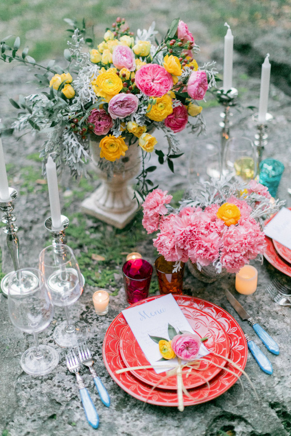 forest-wedding-filled-with-color