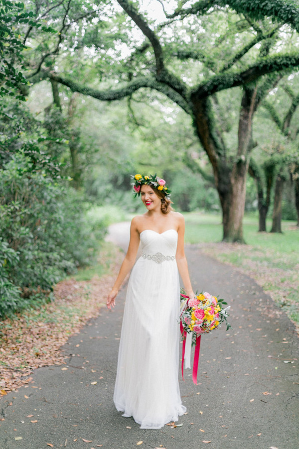 forest-wedding-filled-with-color