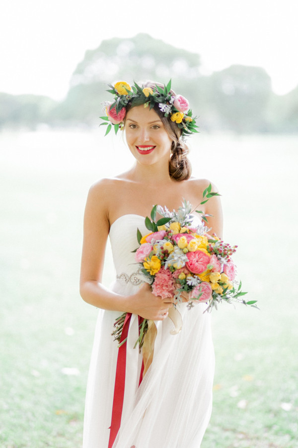 forest-wedding-filled-with-color