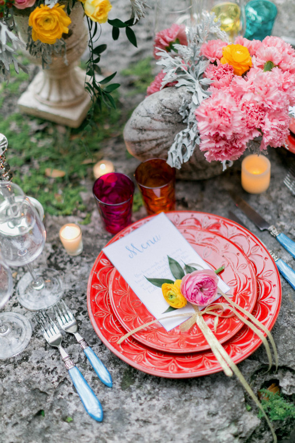 forest-wedding-filled-with-color