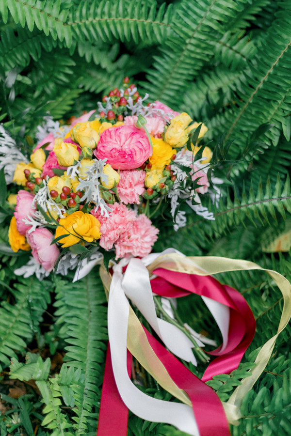 forest-wedding-filled-with-color