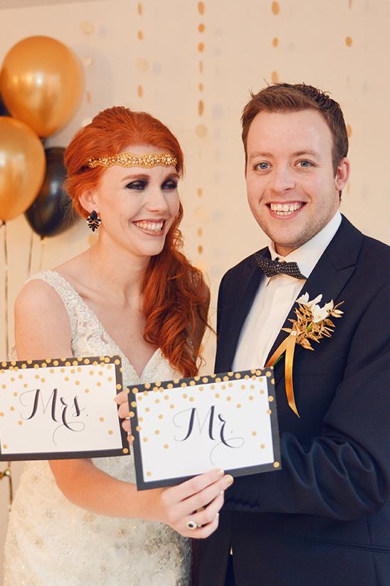 gold-and-black-wedding-ideas-for-new-years-eve