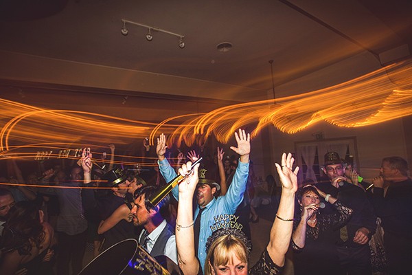 how-to-have-a-new-years-eve-wedding