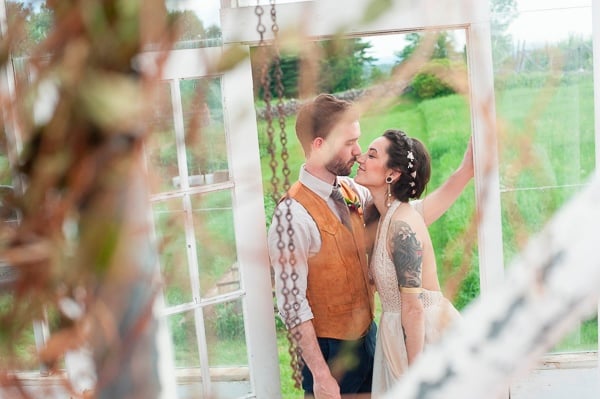 intimate-summer-greenhouse-wedding