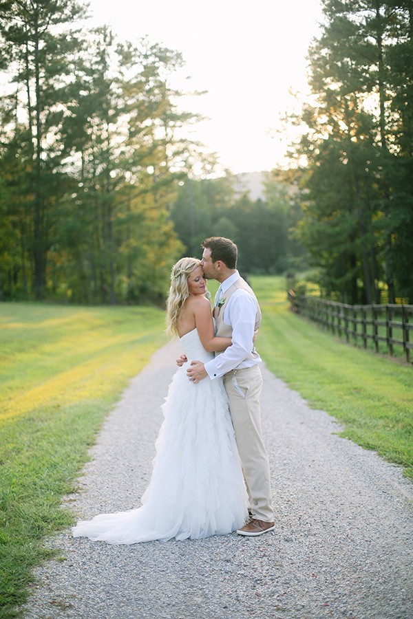 mint-and-peach-farm-wedding-in-georgia