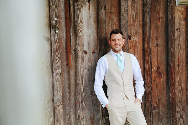 mint-and-peach-farm-wedding-in-georgia