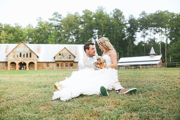 mint-and-peach-farm-wedding-in-georgia