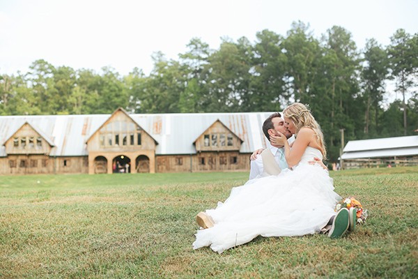mint-and-peach-farm-wedding-in-georgia