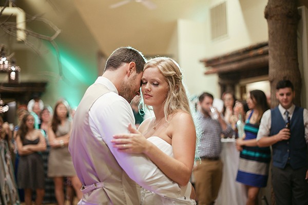 mint-and-peach-farm-wedding-in-georgia