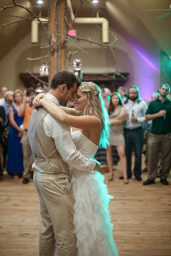 mint-and-peach-farm-wedding-in-georgia