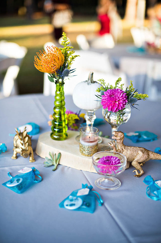 gold dinosaurs for table decor