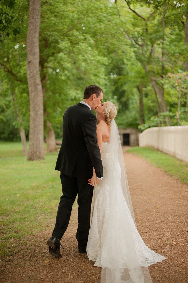 peach-and-gold-plantation-wedding
