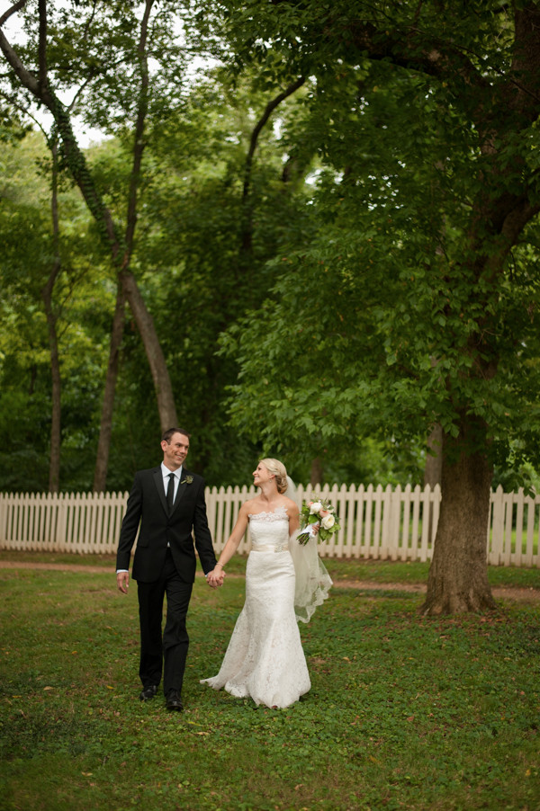 peach-and-gold-plantation-wedding