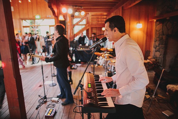 peppy-rustic-wedding