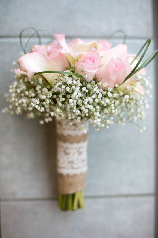 pink roses and babys breath bouquet