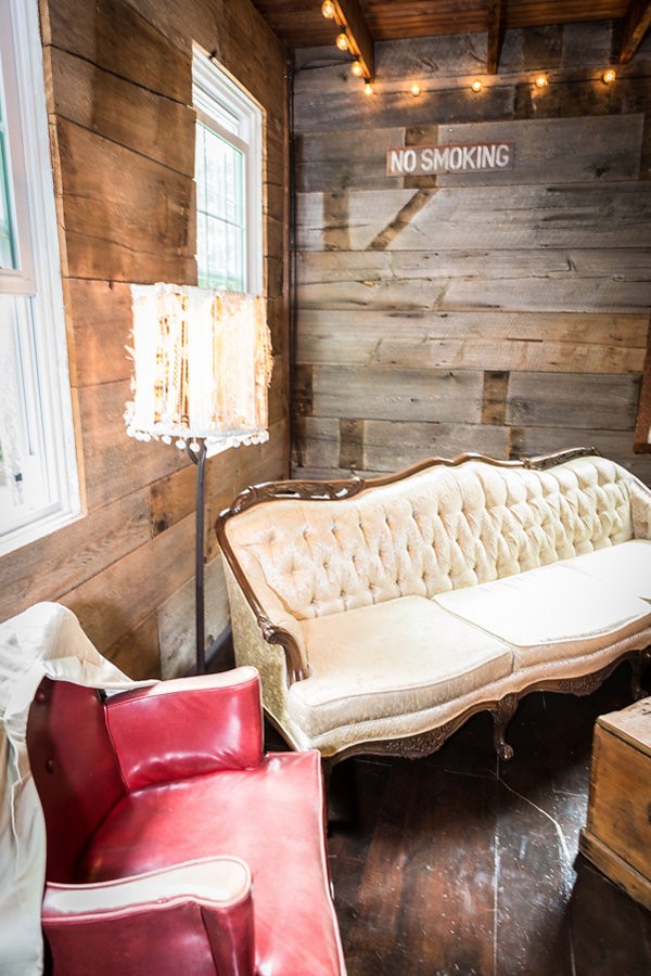 quiet-wedding-in-the-woods-at-the