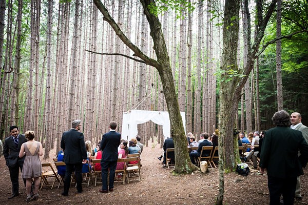 quiet-wedding-in-the-woods-at-the