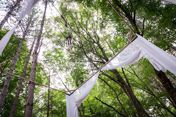 quiet-wedding-in-the-woods-at-the