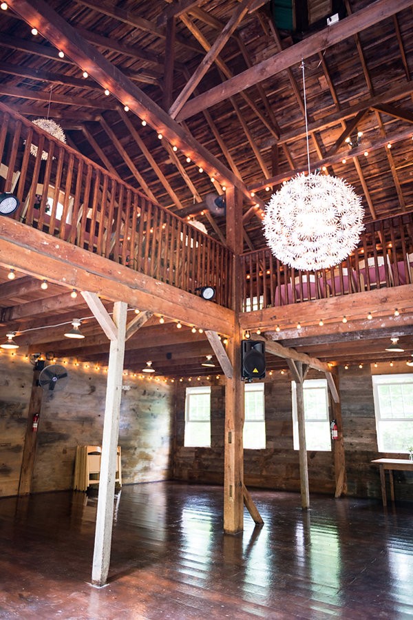 quiet-wedding-in-the-woods-at-the