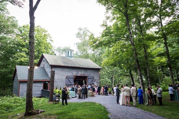 quiet-wedding-in-the-woods-at-the