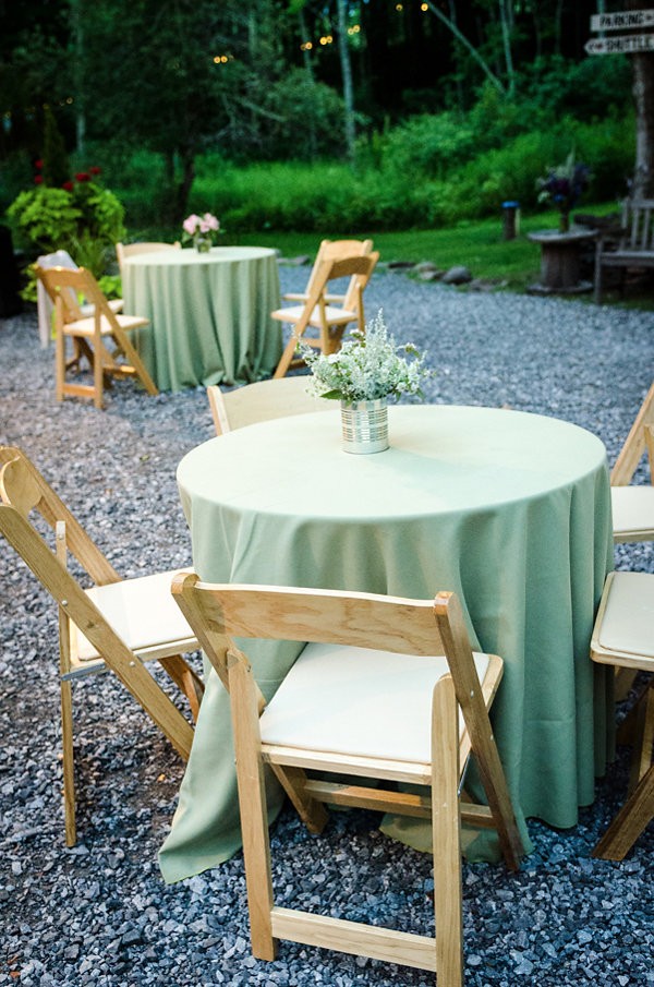quiet-wedding-in-the-woods-at-the
