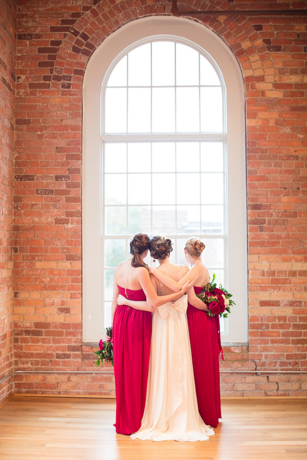 red-and-gold-new-years-inspiration