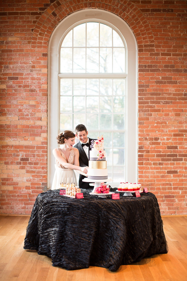 red-and-gold-new-years-inspiration