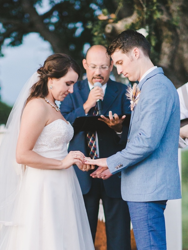 sweet-and-chic-farm-wedding