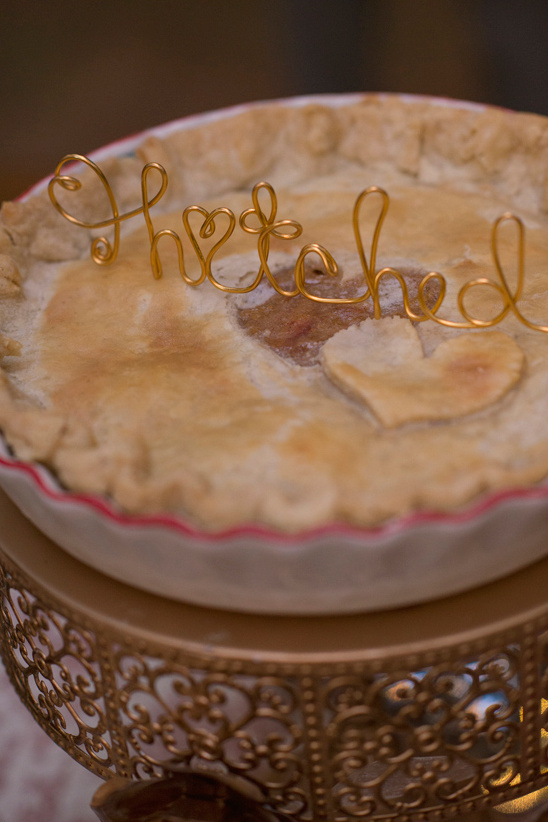 hitched wire pie topper