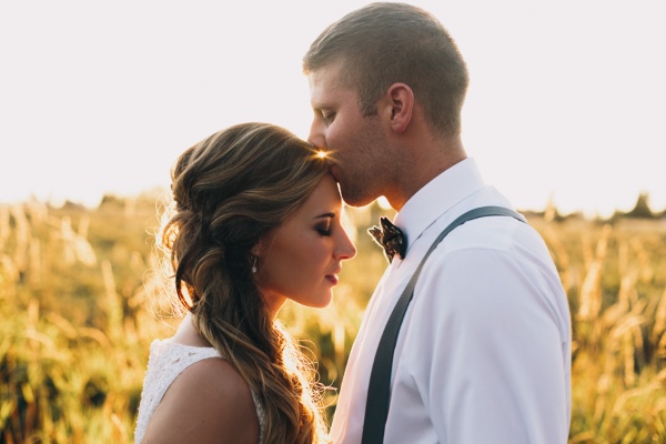 backyard-pink-gray-and-lace-wedding