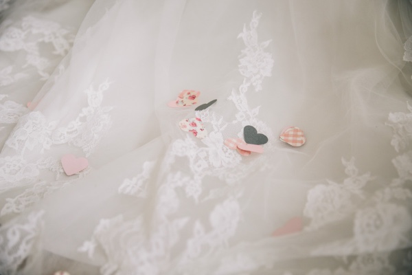 backyard-pink-gray-and-lace-wedding
