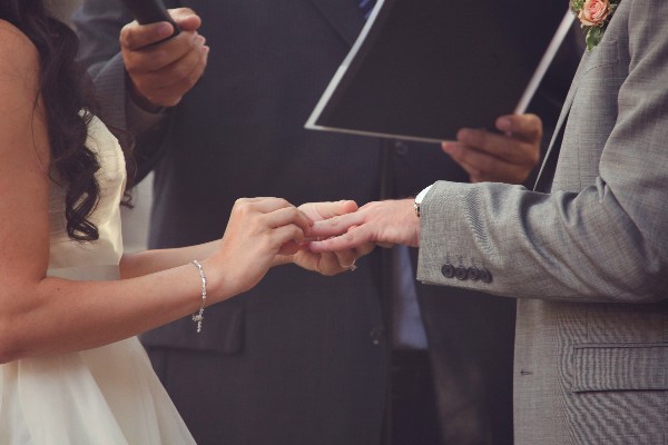indoor-outdoor-patio-wedding