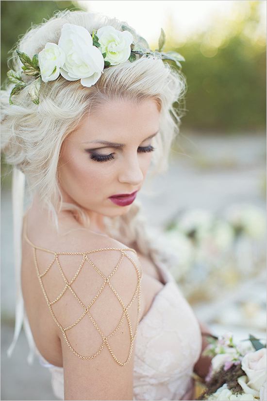lace-and-gold-beach-wedding