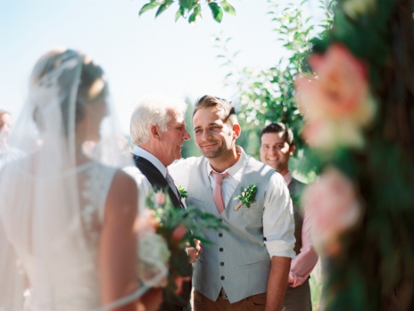 let-love-grow-vineyard-wedding