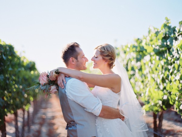 let-love-grow-vineyard-wedding