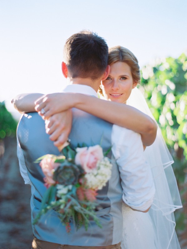 let-love-grow-vineyard-wedding