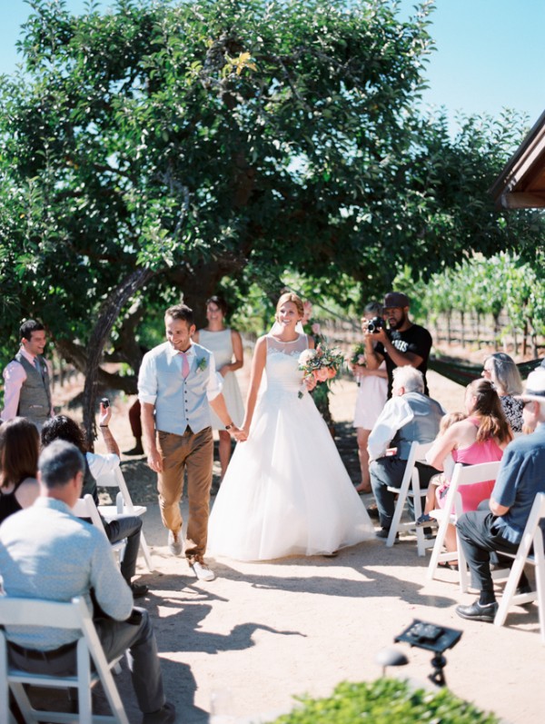 let-love-grow-vineyard-wedding