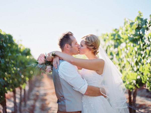 let-love-grow-vineyard-wedding