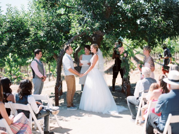 let-love-grow-vineyard-wedding